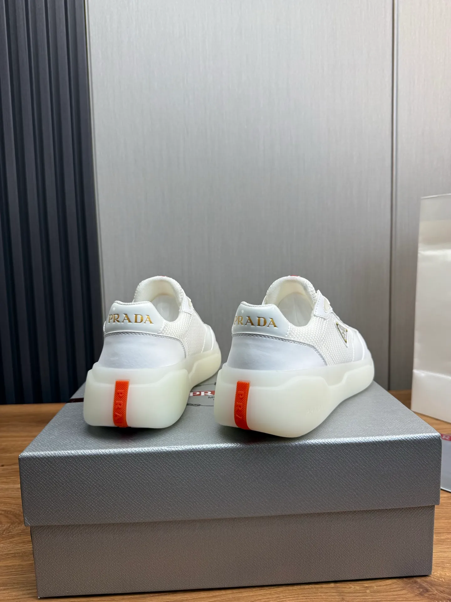 Factory price 620💰 [PRADA] Official website synchronizes new models, high-quality shipments ✔️Hot sale🔥 Original cowhide + cowhide lining, 1🆚1 replica, original bottom, 38-45 (men's 45 is custom-made and cannot be returned)